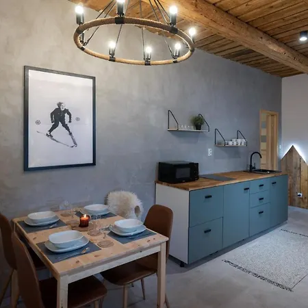 V Chate Besnik Apartment *