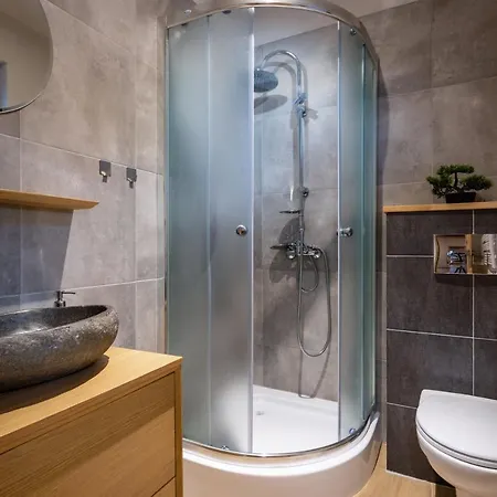 V Chate Besnik Apartment